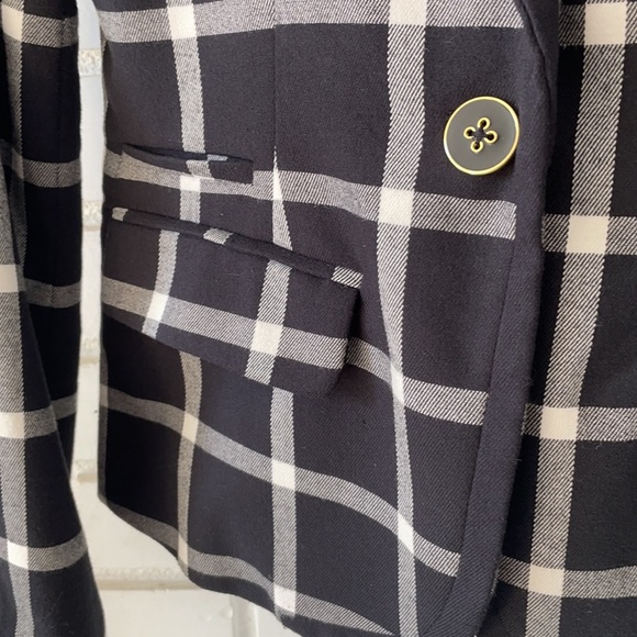 Fun Black and White Plaid Blazer - Picture 3 of 9
